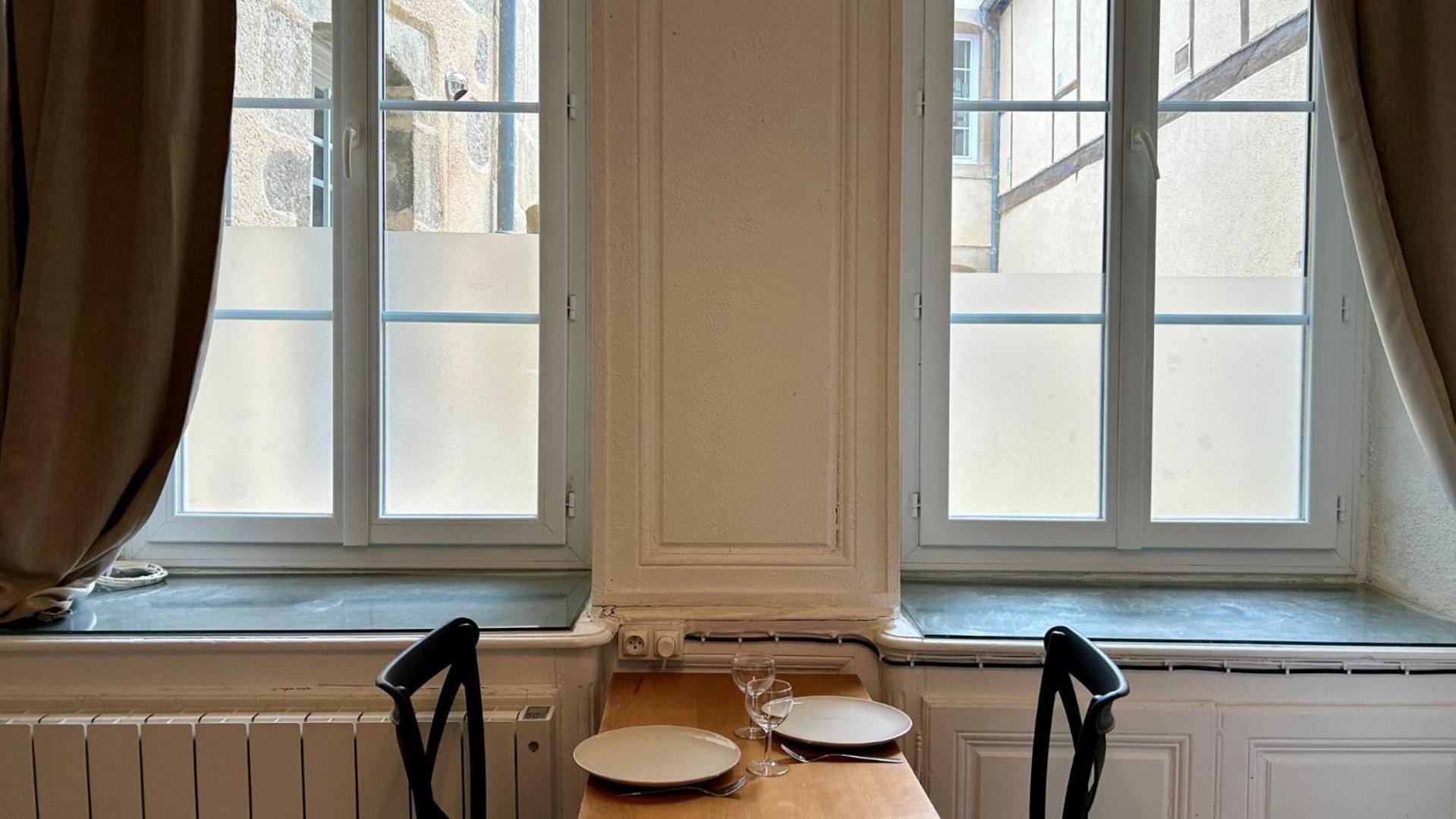 Le Mary Apartment Autun ภายนอก รูปภาพ